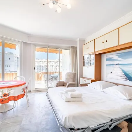 Charming 1 Bedroom On The Floor 公寓